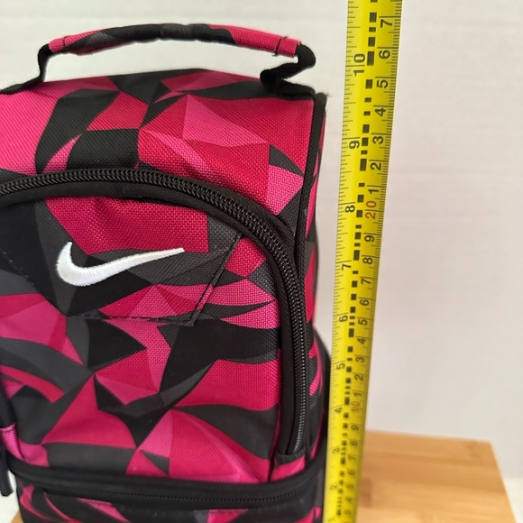 Nike Insulated Lunch Bag Lunch Box! Zippered. Black, pink, gray. Back to School - Picture 8 of 16